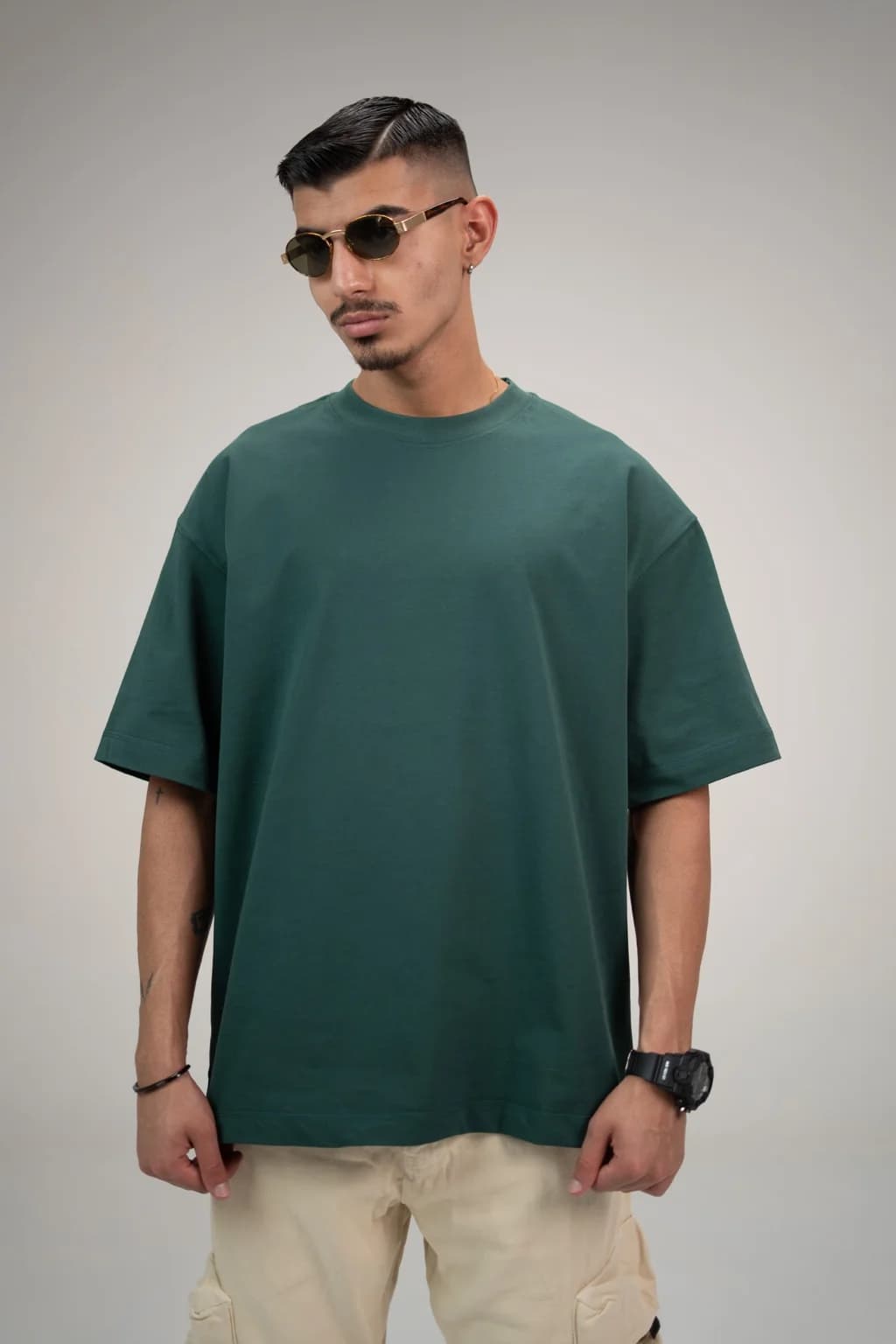 تی‌شرت Neromoda Dark Green Front On Model