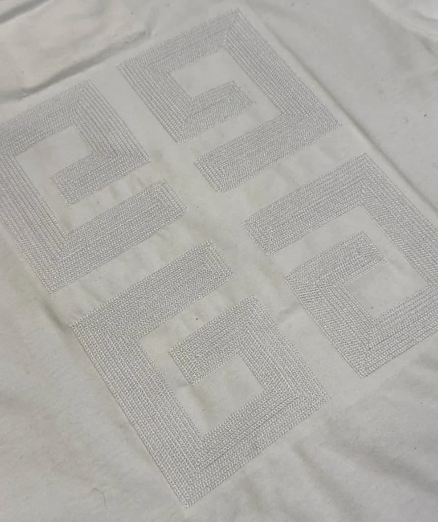 تی‌شرت Givenchy Detail 1 – نمای پشت