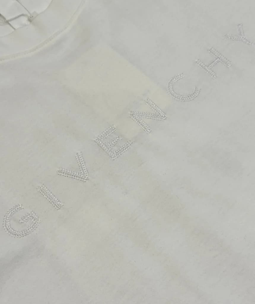 تی‌شرت Givenchy Detail 2 – نمای پشت