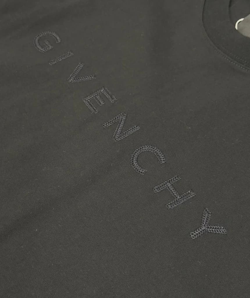تی‌شرت Givenchy Detail 1