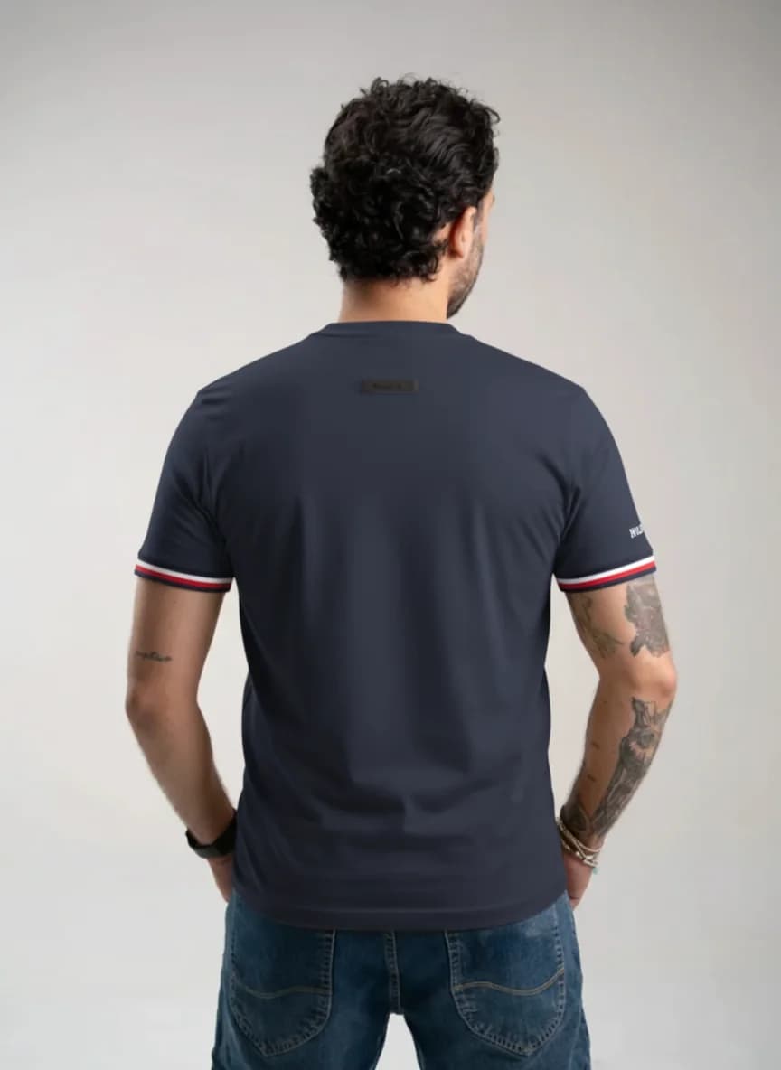 تی‌شرت tommy 1 سرمه‌ای – نمای پشت