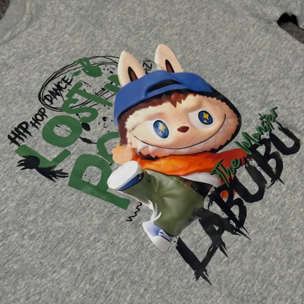 سویشرت Labubu Closeup 2