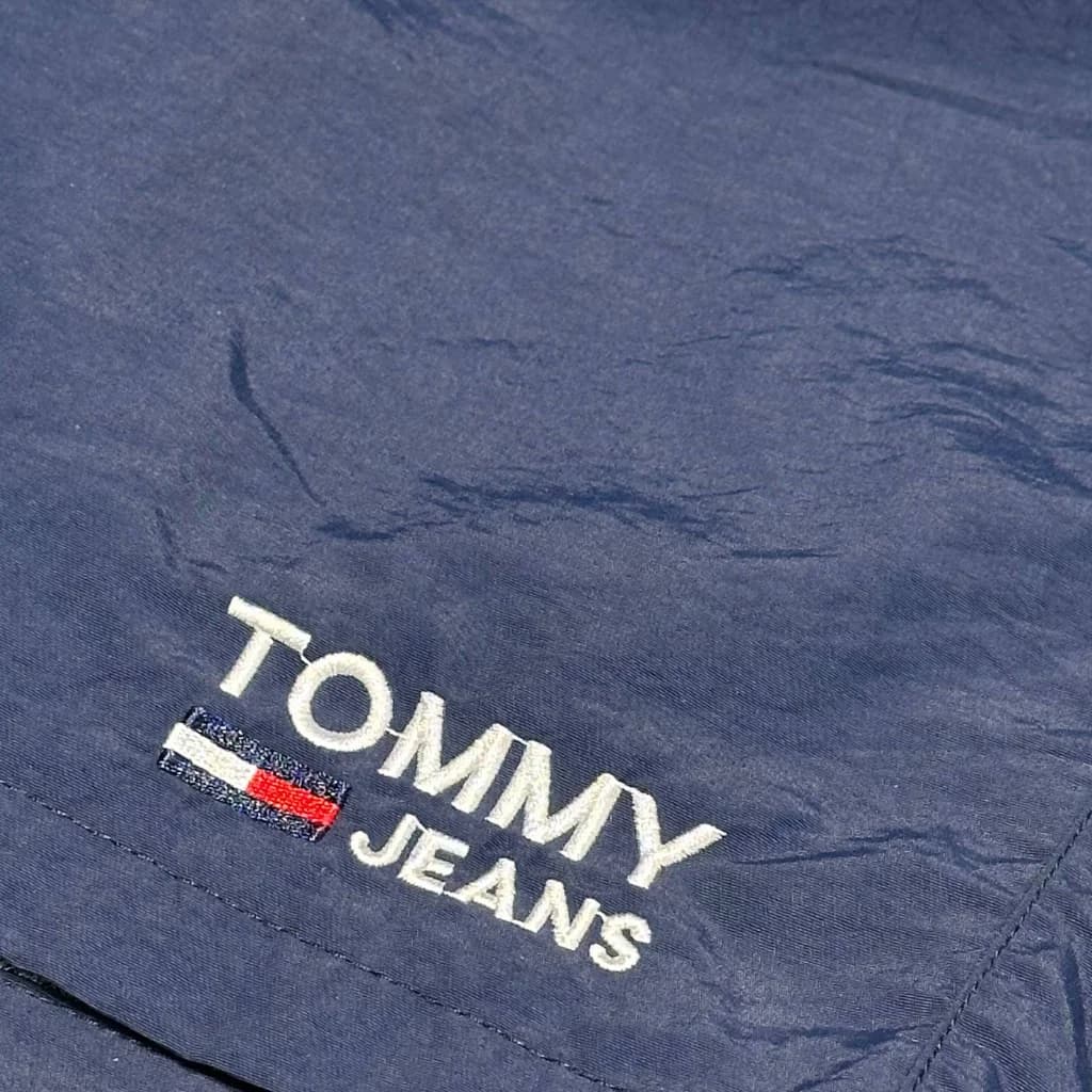 شلوارک Tommy Logo Closeup
