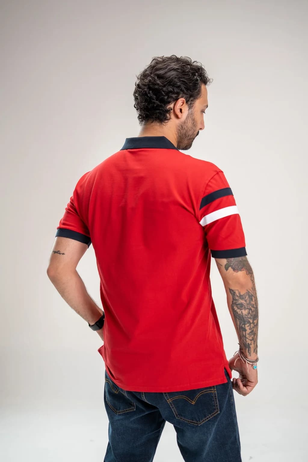 تیشرت Tommy red copy – نمای پشت