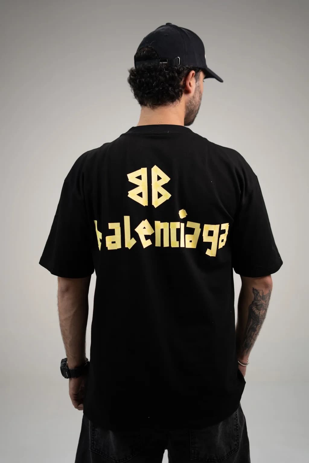 تیشرت Balenciaga Gold 2 مشکی – نمای پشت